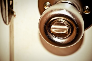 brass-door-handle-350x233-2.jpg